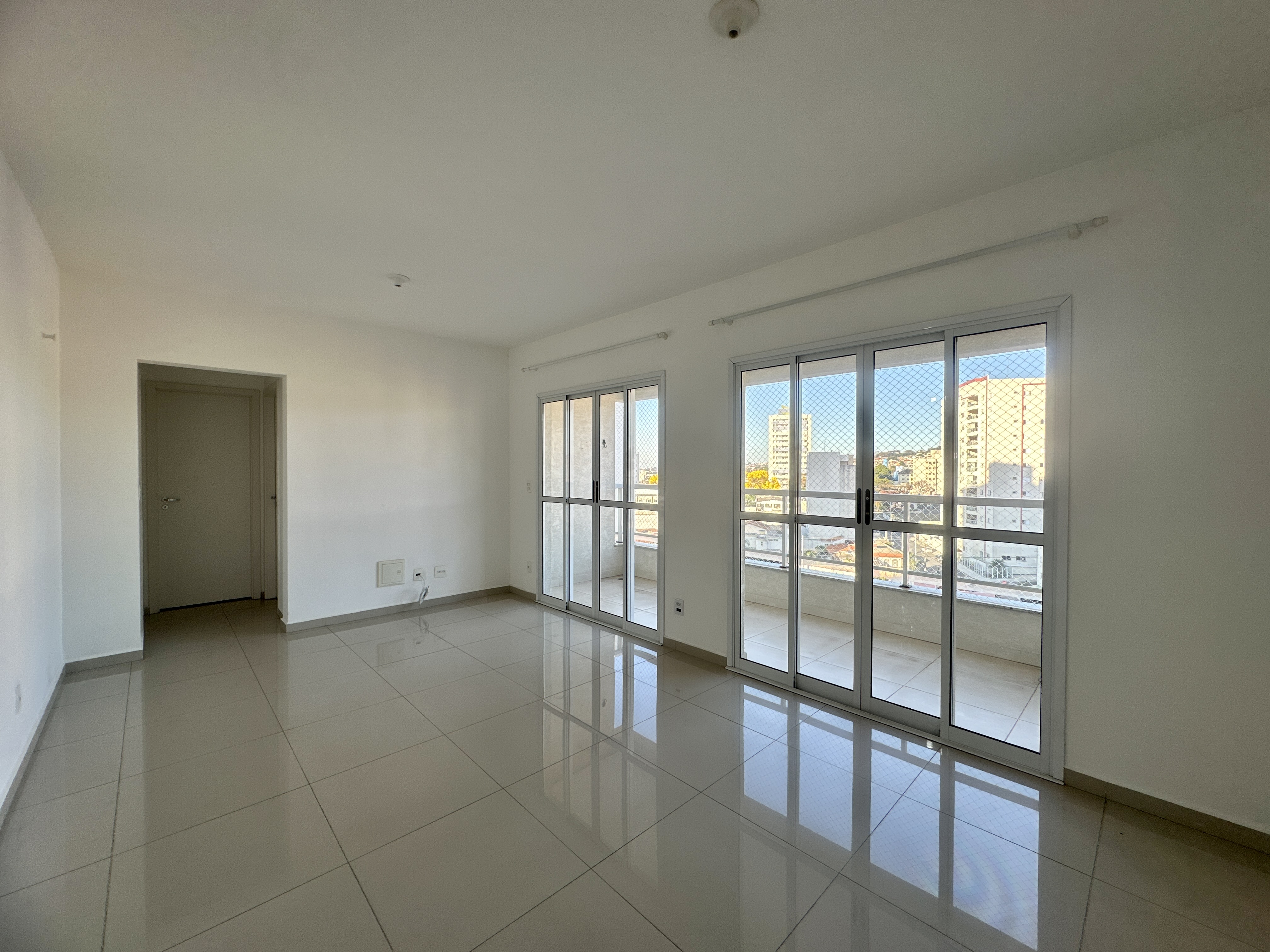 Apartamento para locação com 2 dormitórios, 75 m² no Edifício Camburi em Taubaté/SP