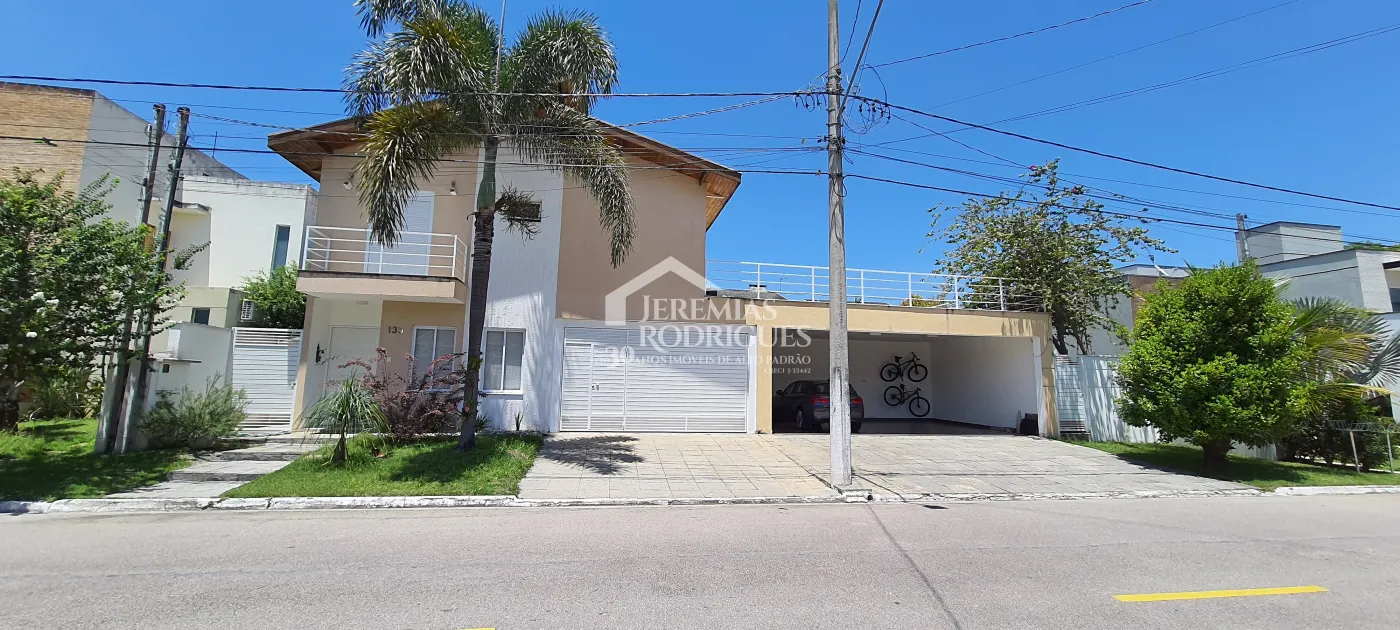 Casa com 3 suítes para venda no Condomínio Campos Do Conde II Versailles em Tremembé/SP