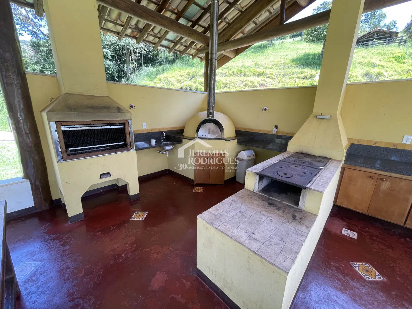 Fazenda com 12 dormitórios - Taubaté/SP