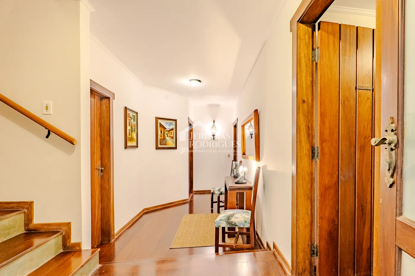 Mansão à venda com 7suítes no Condomínio Santa Rita em Ubatuba/SP.