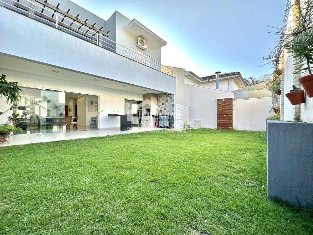 Casa mobiliada para locação no Condomínio Campos do Conde I em Tremembé/SP. 