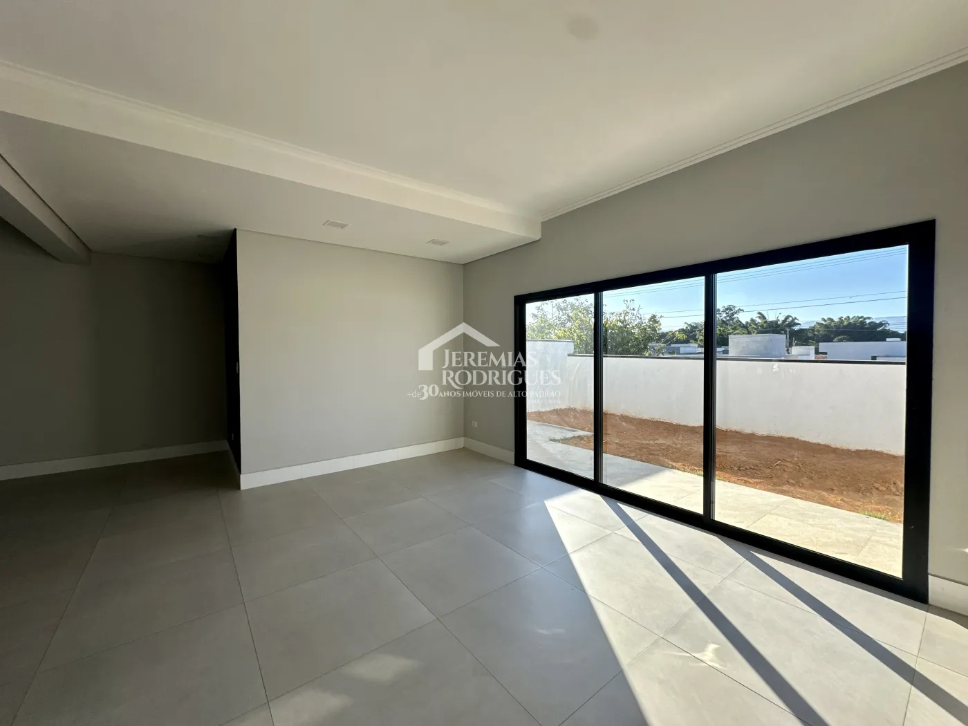Casa para locação com 3 dormitórios no Condomínio Parque das Araucárias em Tremembé/SP