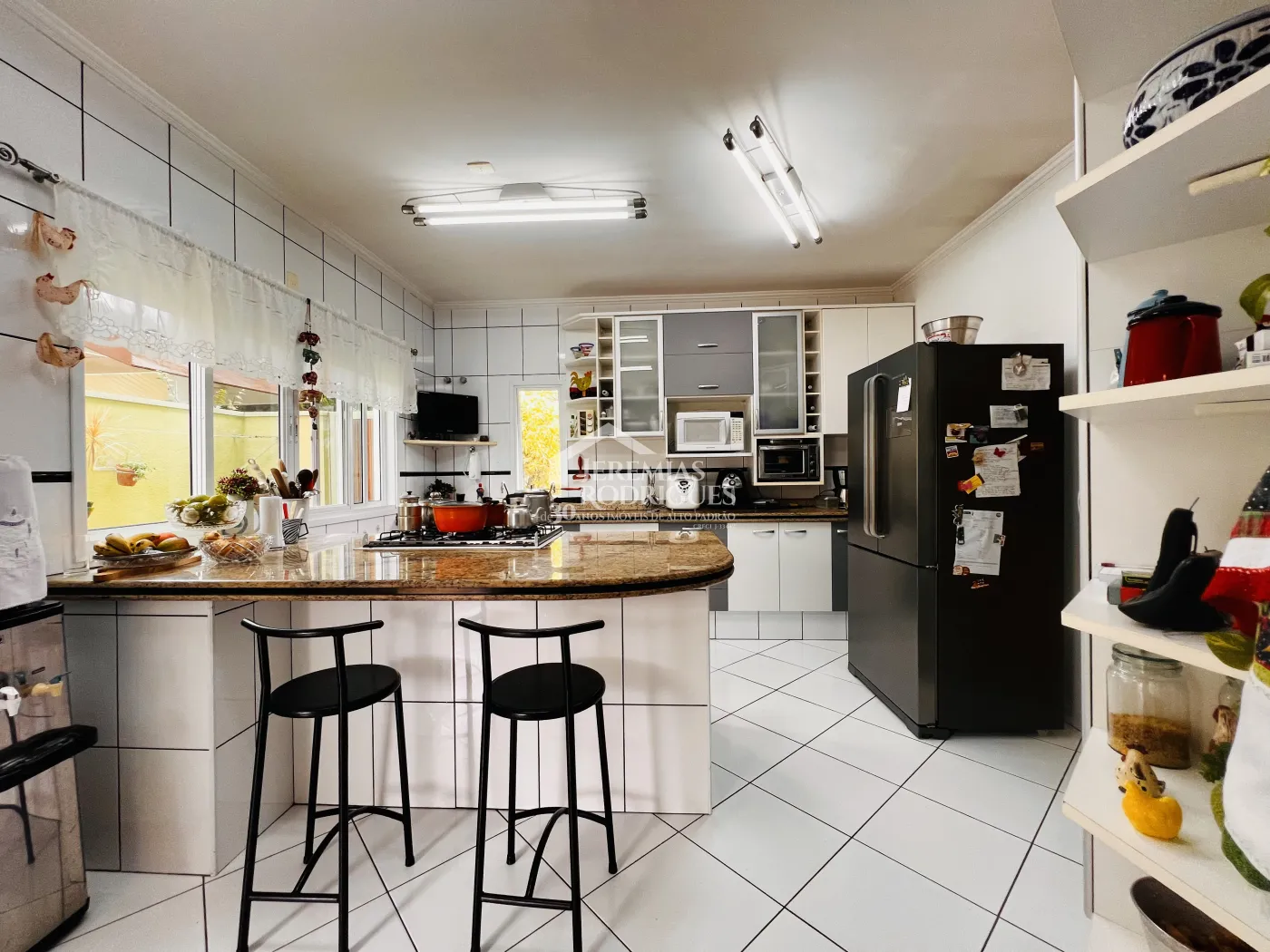 Casa com 4 dormitórios, 305 m² - Condomínio Taubaté Village - Taubaté/SP.