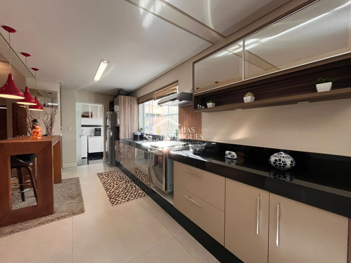 Casa para venda e locação com 2 suítes no Condomínio Verdes Vales em Taubaté/SP