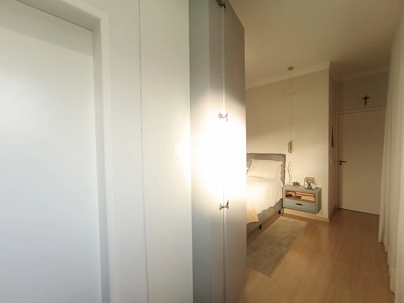 Casa à venda com 3 dormitórios no Condomínio Terras do Vale em Caçapava/SP.