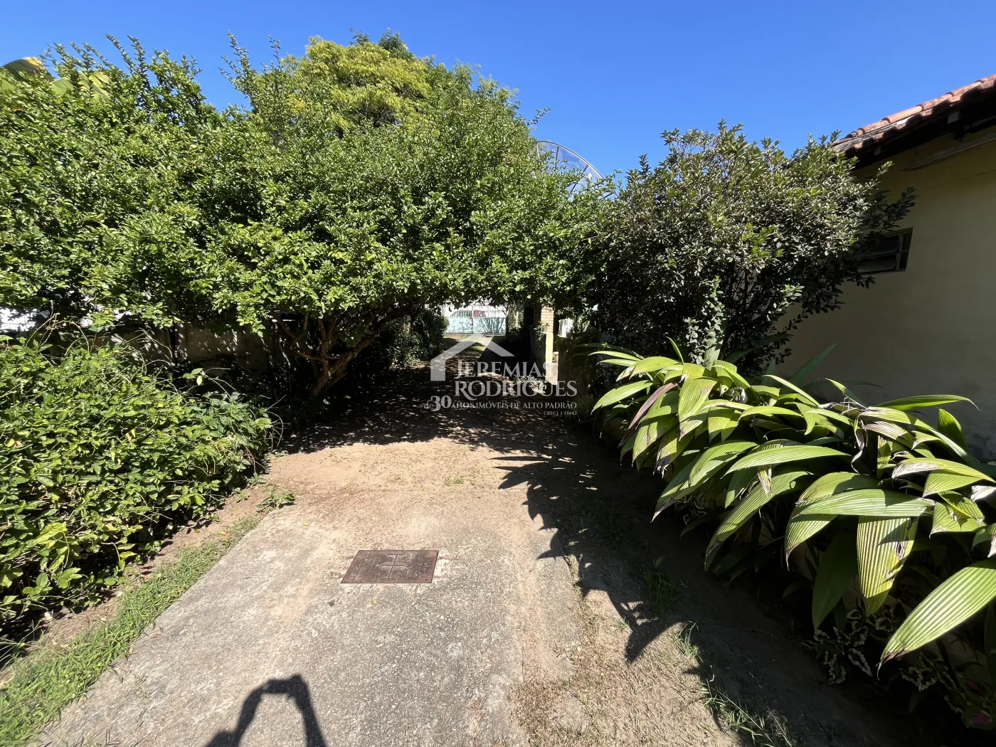 Terreno com 1.800 m² no bairro Campo Alegre em Pindamonhangaba/SP.