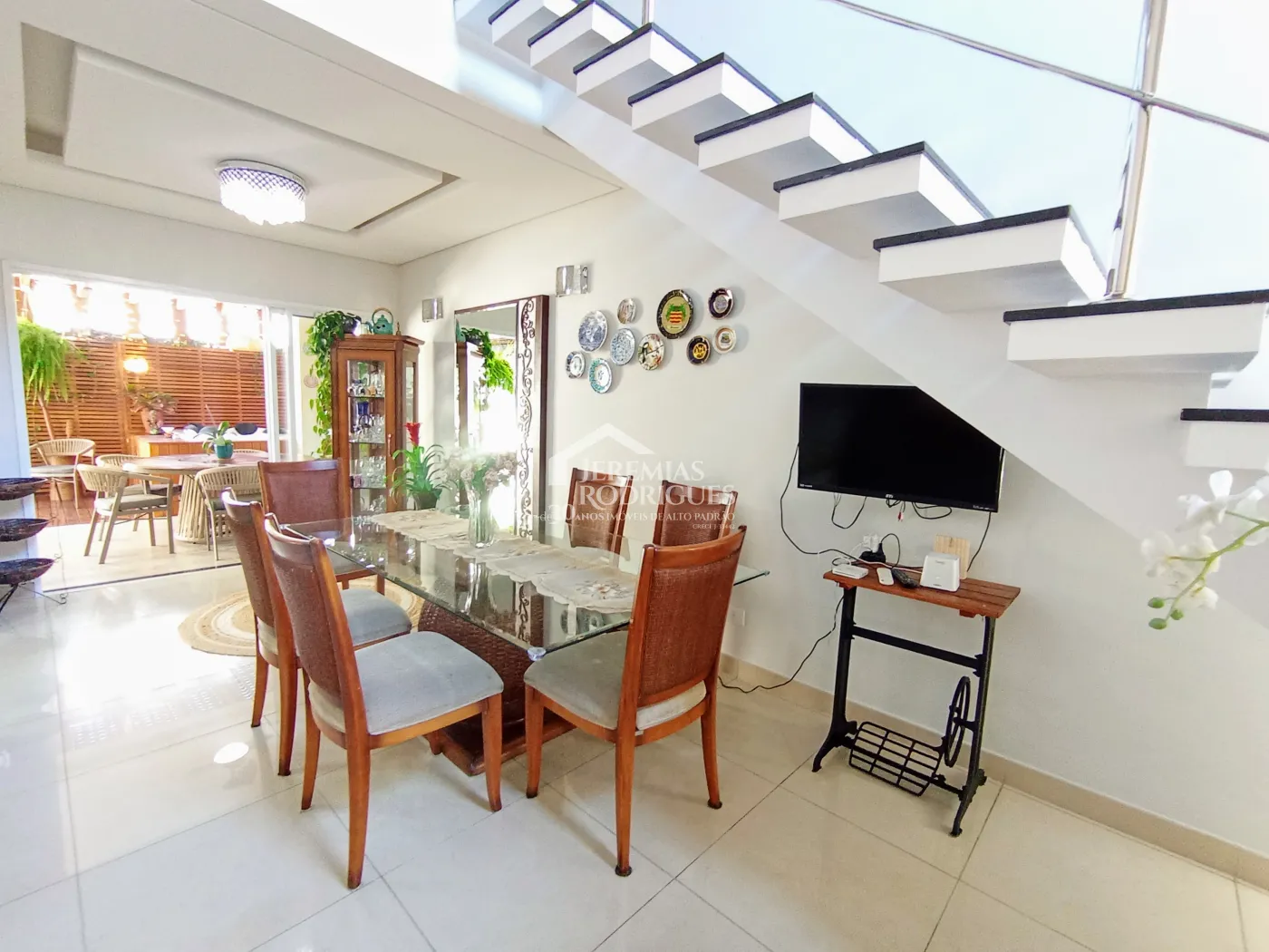 Casa para venda com 3 dormitórios no Condomínio Campos Do Conde II Versailles em Tremembé/SP