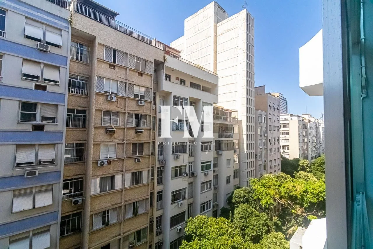 Copacabana! Magnífico Duplex Reformado de 156m² com 2 Vagas na Rua Miguel Lemos - foto 7