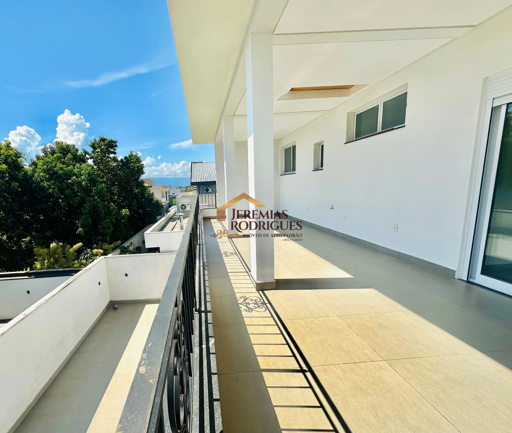 Casa à venda no Condomínio Ouro Ville em Taubaté/SP.