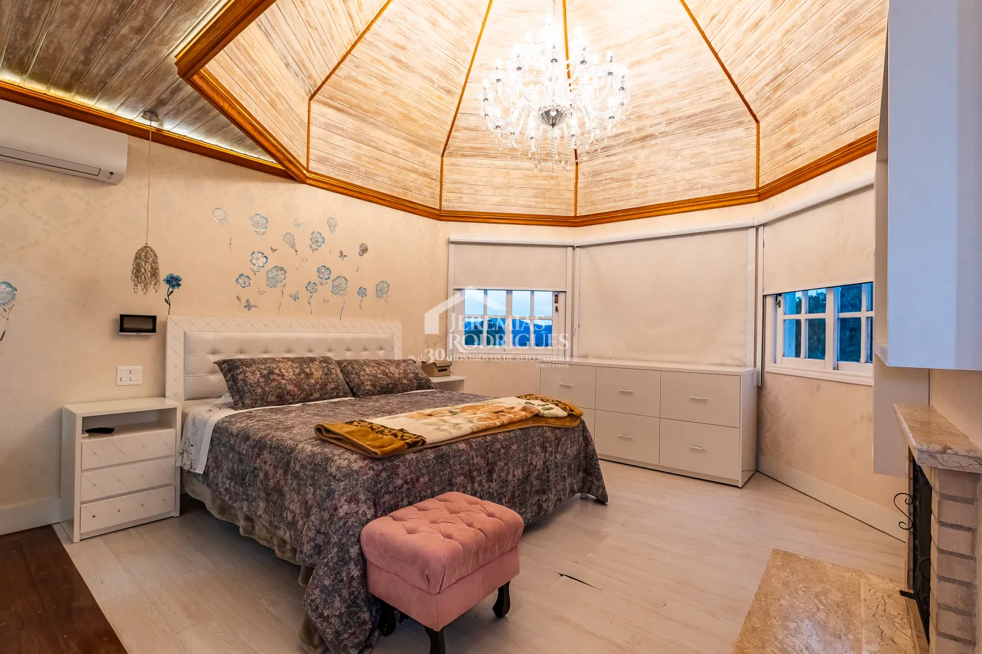 Casa com 5 suítes, 950 m² - Alto do Capivari - Campos do Jordão/SP