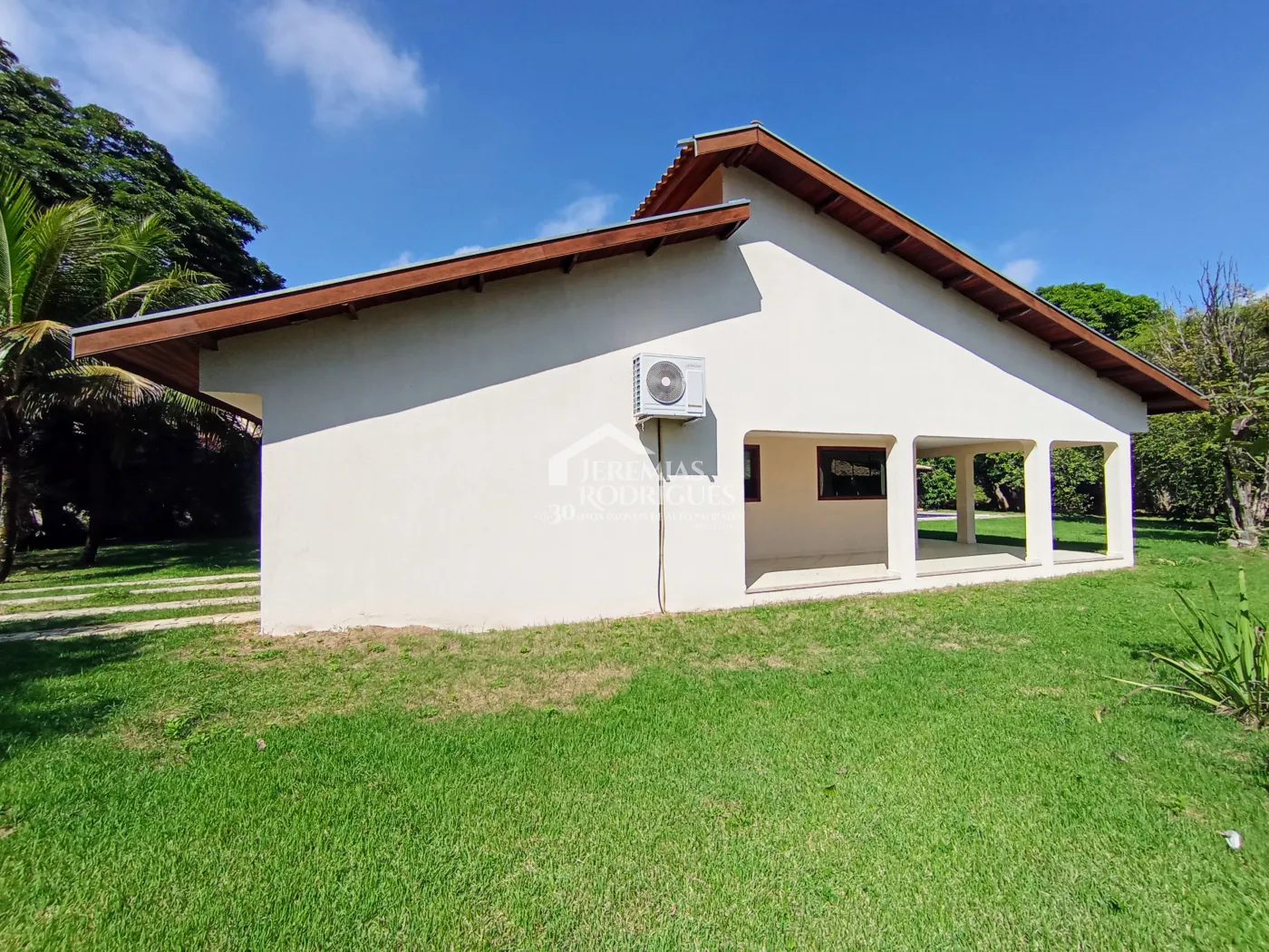 Chácara para locação com 4 dormitórios no bairro Jardim Carlota em Moreira Cesar/SP