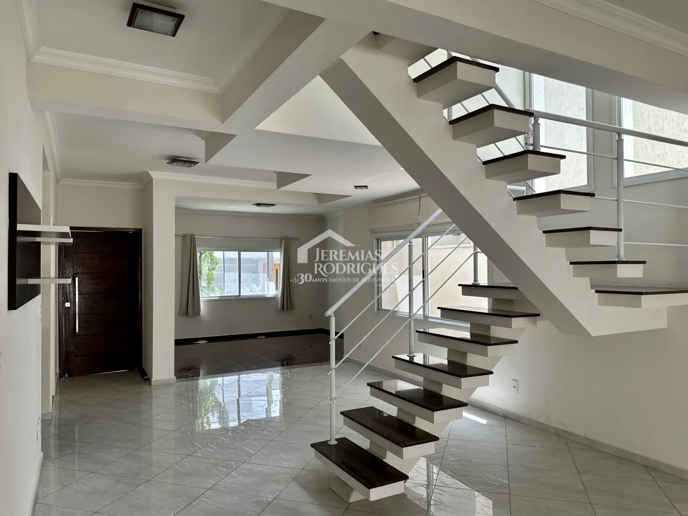 Casa para venda e locação com 4 suítes no Condomínio Campos do Conde II em Tremembé/SP