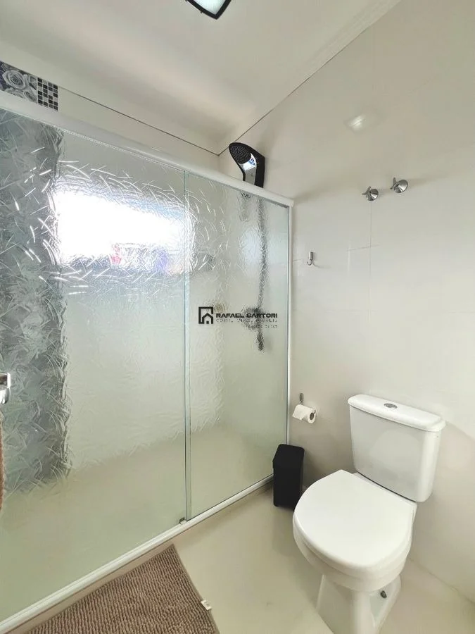 CASA COM PISCINA NO BAIRRO AMIZADE