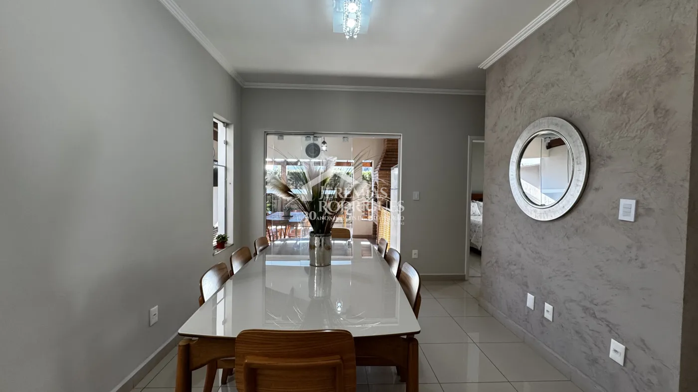 Casa à venda com 3 dormitórios no Condomínio Campos do Conde II em Tremembé/SP