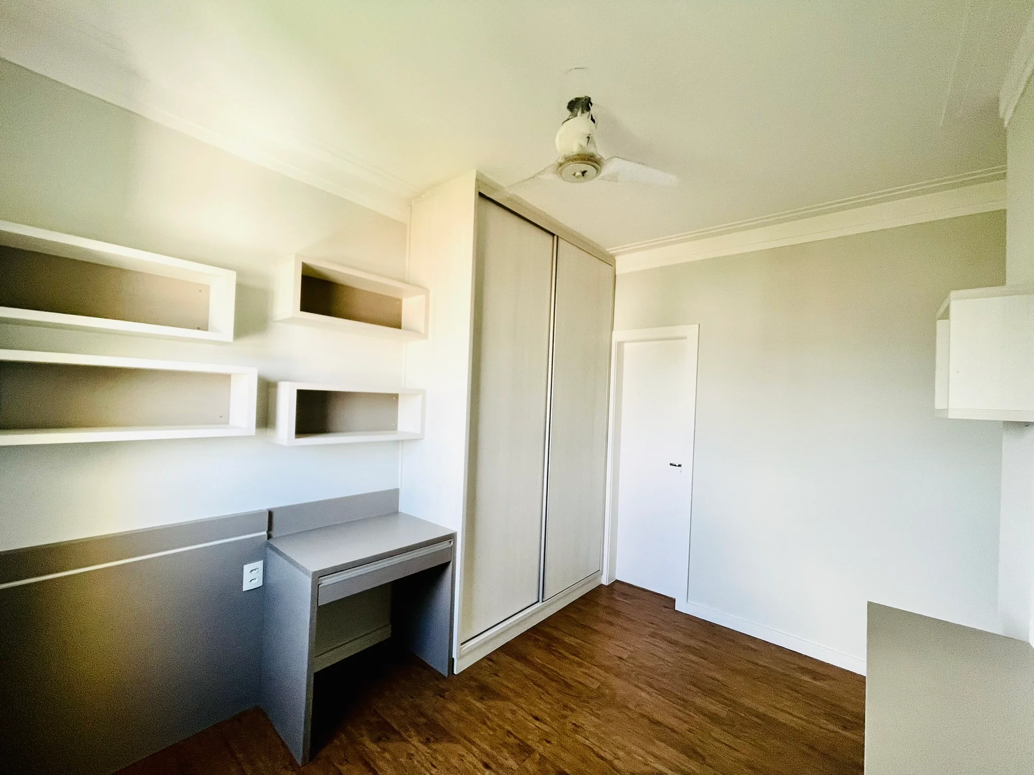 Cobertura duplex com 3 dormitórios no Condomínio Monte Castelo em  Taubaté/SP. 