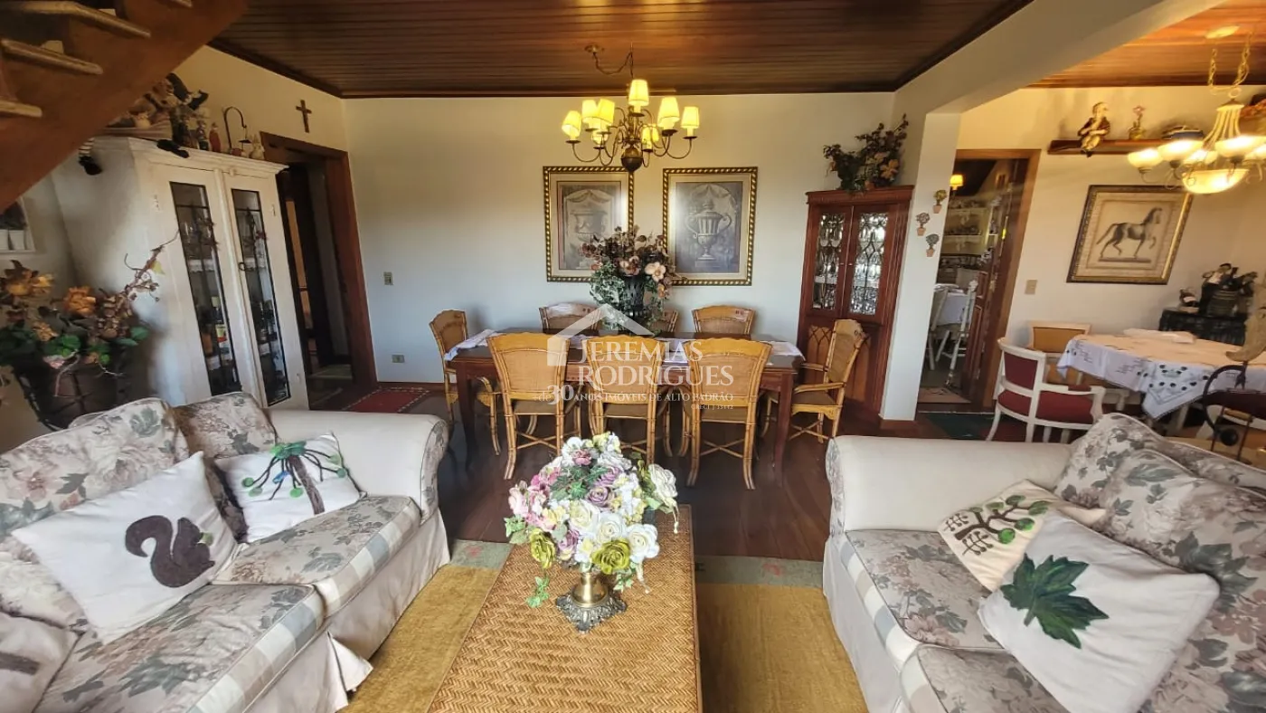 Apartamento à venda com 4 dormitórios, 324m² no Condomínio Le Bourg Saint Maurice em Campos do Jordão/SP.