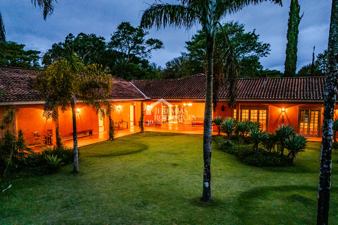 Casa à venda por R$ 6.200.000,00 - Cunha/SP