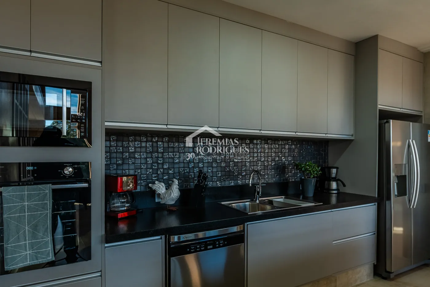 Casa com 4 suítes no condomínio Reserva Figueiredo em Campos do Jordão/SP