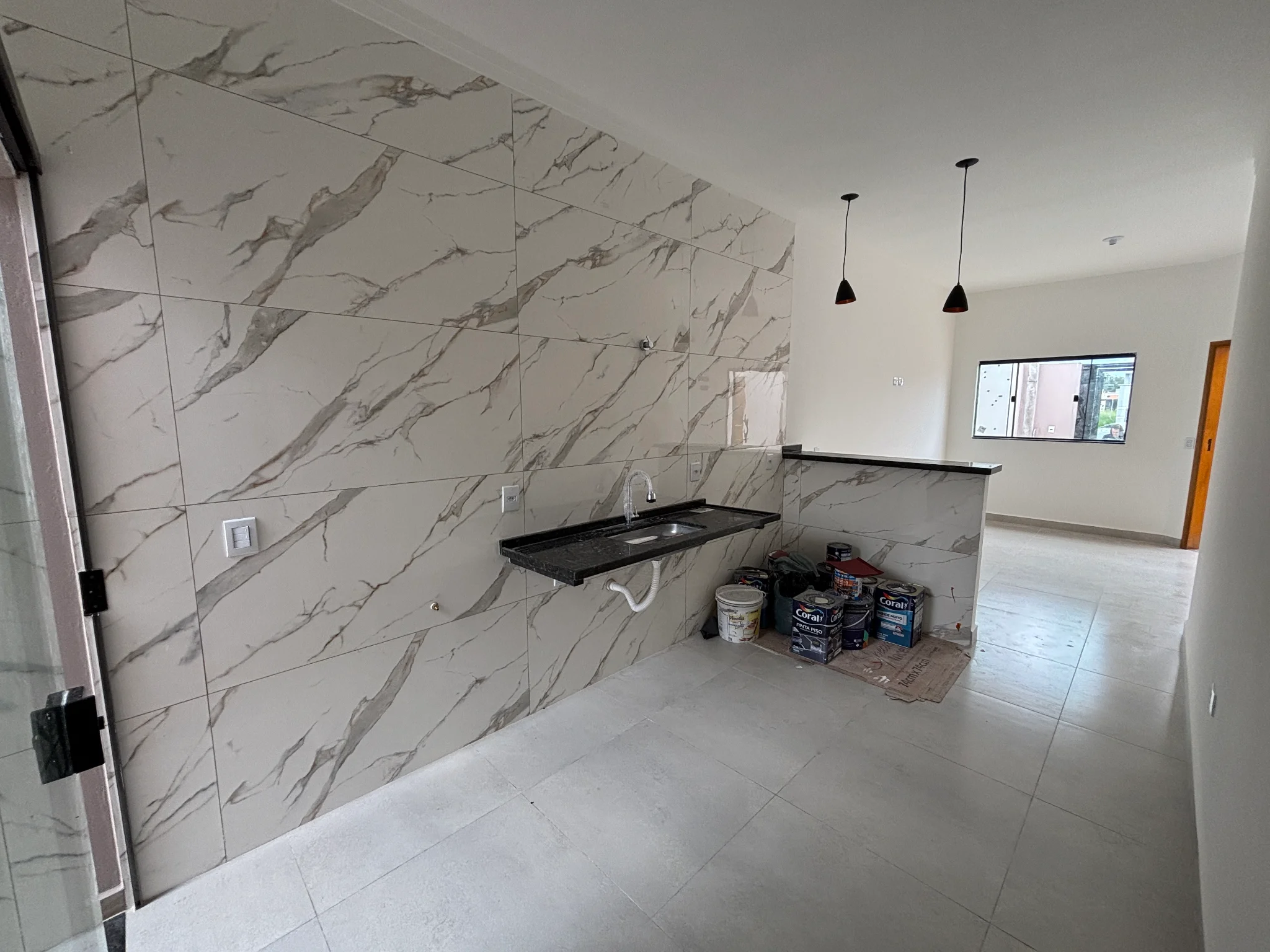 Casa no Portal dos Eucaliptos em Pindamonhangaba com suíte e área gourmet