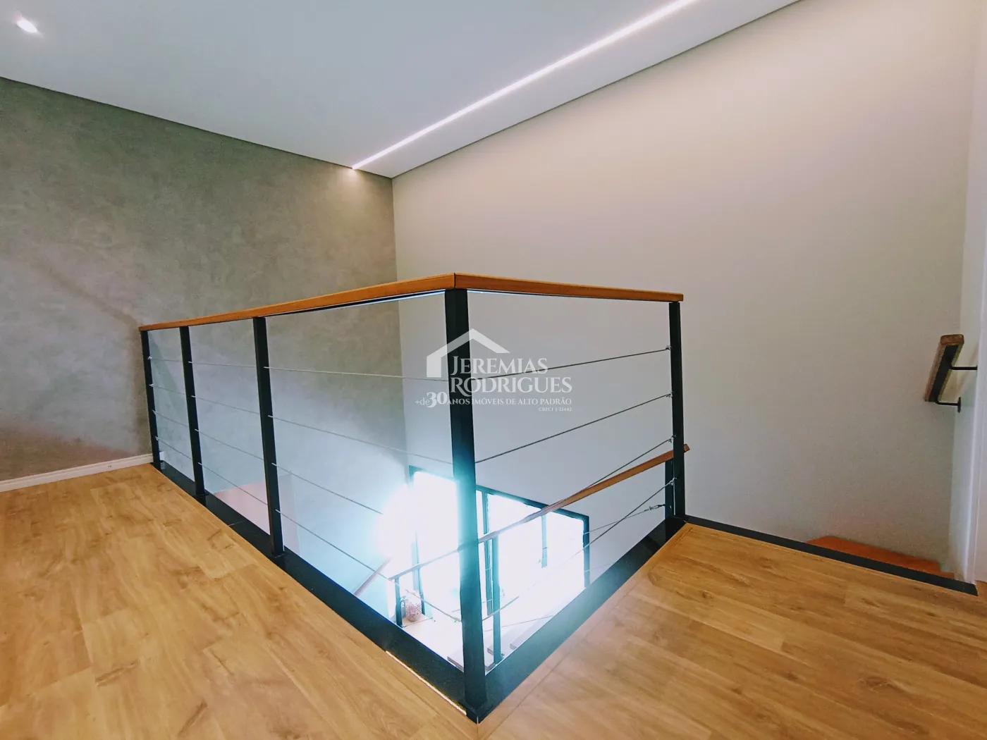 Casa à venda com 5 dormitórios no Condomínio Reserva dos Lagos em Pindamonhangaba/SP.