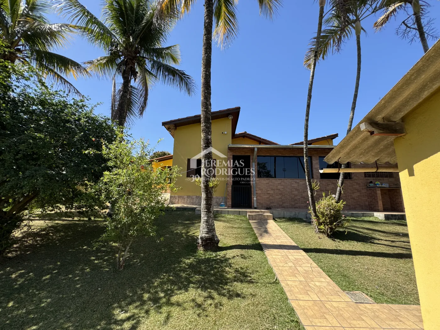 Chácara com 290 m² - bairro Lago Azul - Pindamonhangaba/SP.