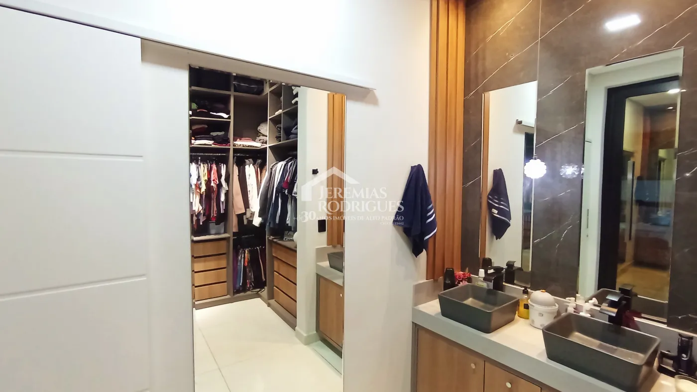 Casa à venda com 3 dormitórios no Condomínio Tecoara em Taubaté/SP.