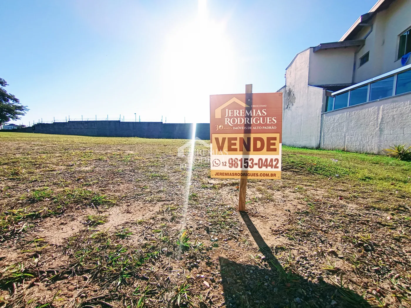 Terreno à venda com 448 m² no Condomínio Campos do Conde II - Chambord em Tremembé/SP