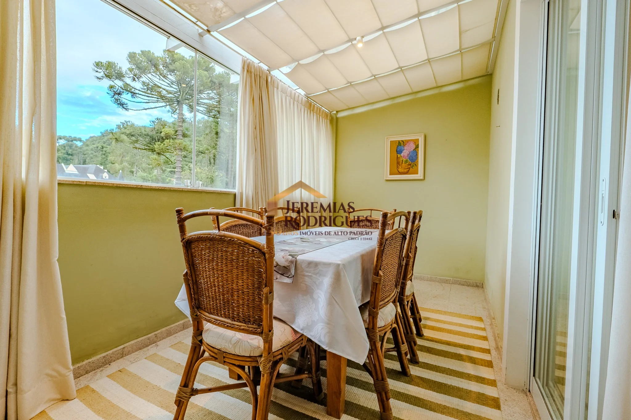 Cobertura Mobiliada no Charmoso Edifício Chateau D'Amboise em Campos do Jordão/SP. — foto 21