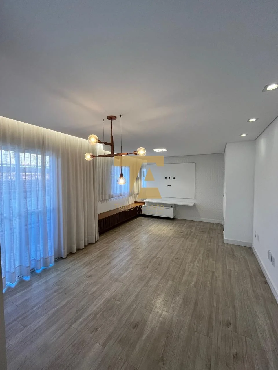 Apartamento à Venda no Centro de Pindamonhangaba – 2 Quartos (1 Suíte) e Móveis Planejados