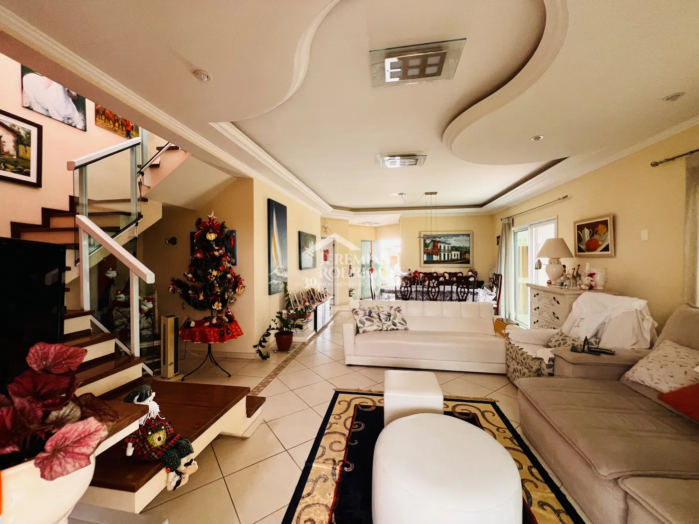 Casa com 4 dormitórios, 305 m² - Condomínio Taubaté Village - Taubaté/SP.