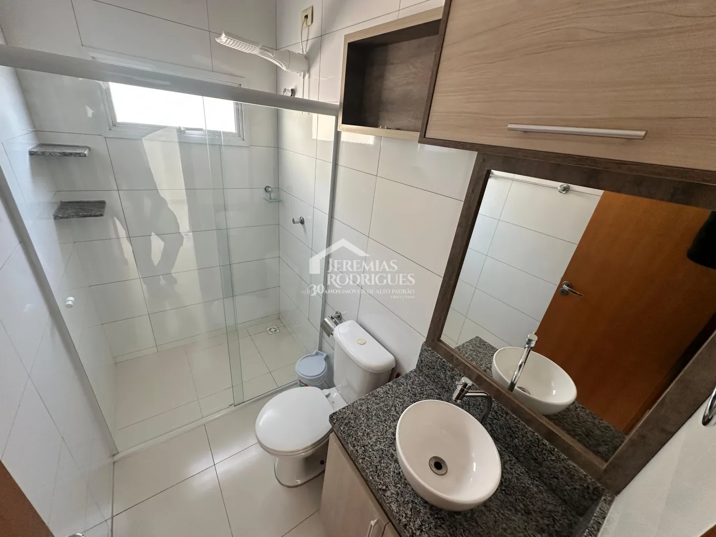 Apartamento para locação com 2 dormitórios, 69 m² - Edifício Embaúba - Pindamonhangaba/SP.