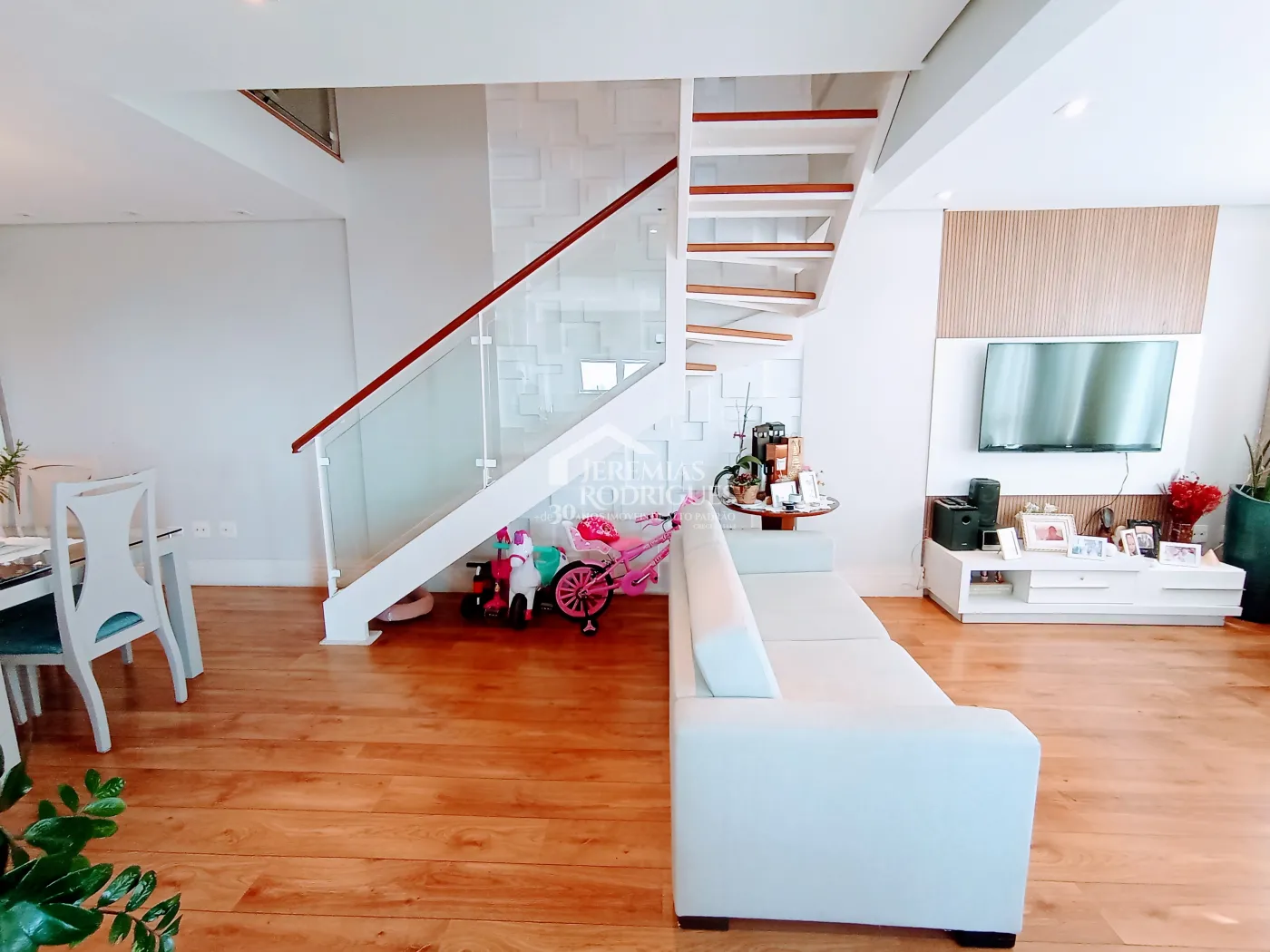 Apartamento à venda com 3 dormitórios no Edifício Jabuticabeiras em Taubaté/SP