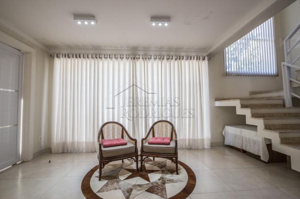 Casa à venda no Condomínio Colonial Village I em Pindamonhangaba/SP