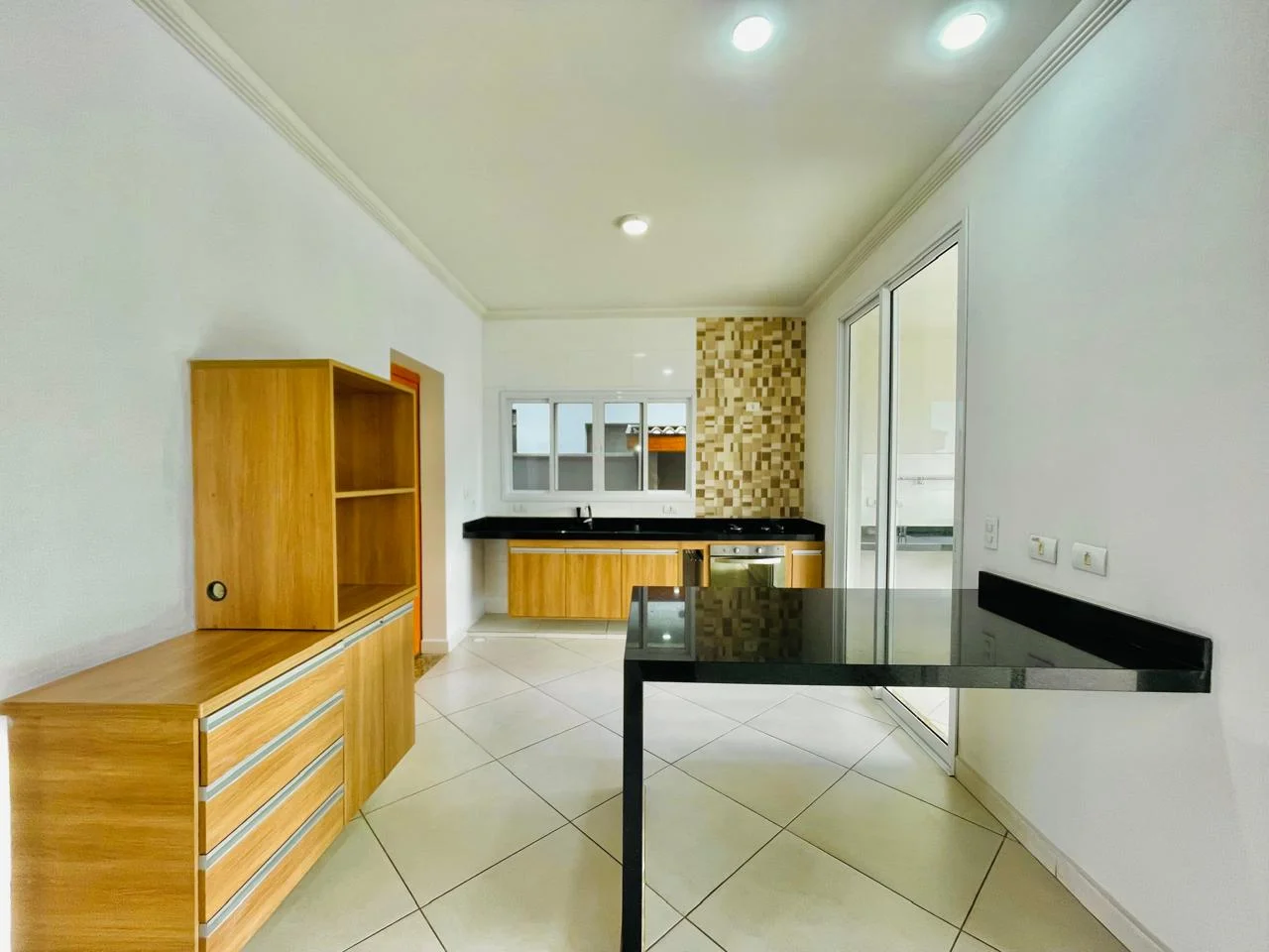 Casa para locação e venda no Condomínio Real Ville em Pindamonhangaba/SP.