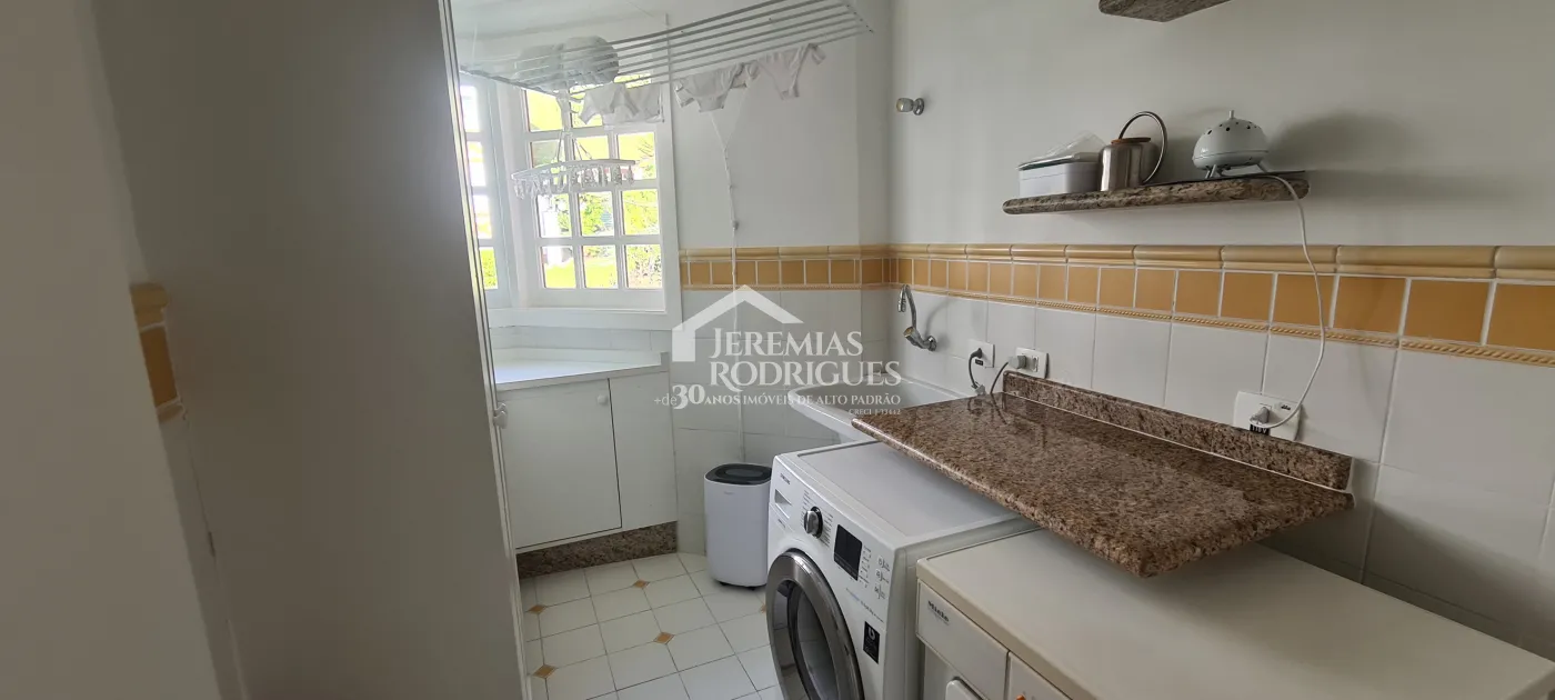 Apartamento à venda com 4 suítes no Edifício Evergreen em Campos do Jordão/SP