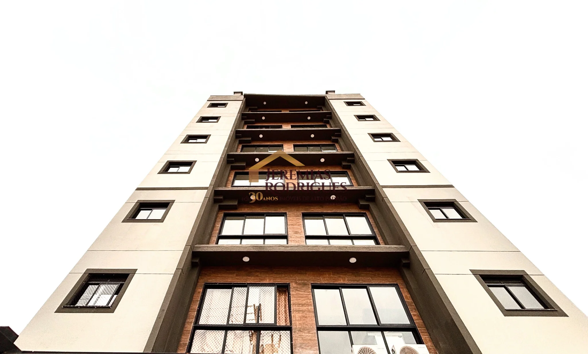 Apartamento para locação no Condomínio Grand View Residence em Pindamonhangaba/SP.