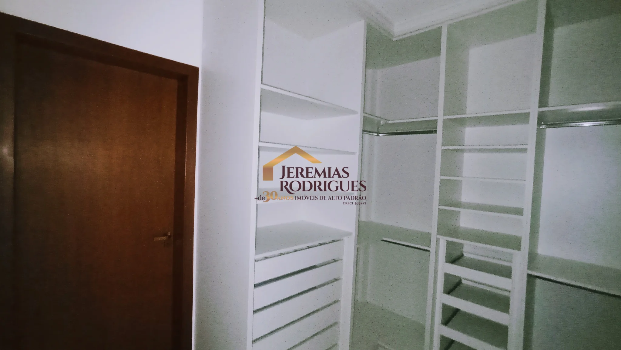 Casa à venda no Condomínio Campos do Conde II em Tremembé/SP.