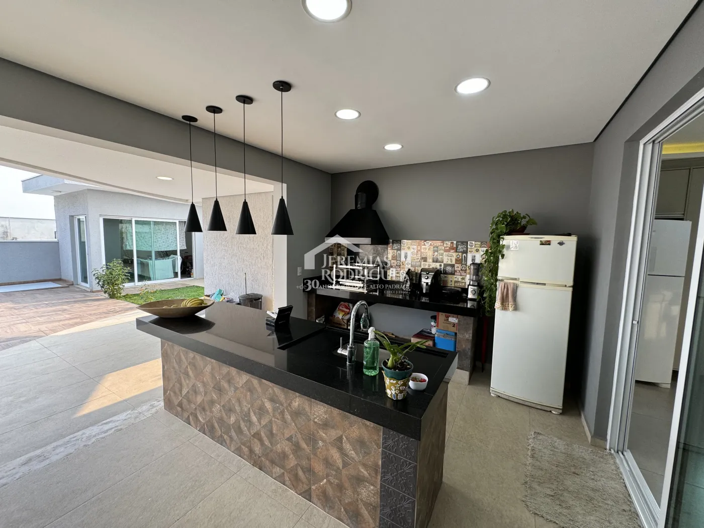 Casa com 4 dormitórios, 489 m² - Residencial Santa Helena - Caçapava/SP.