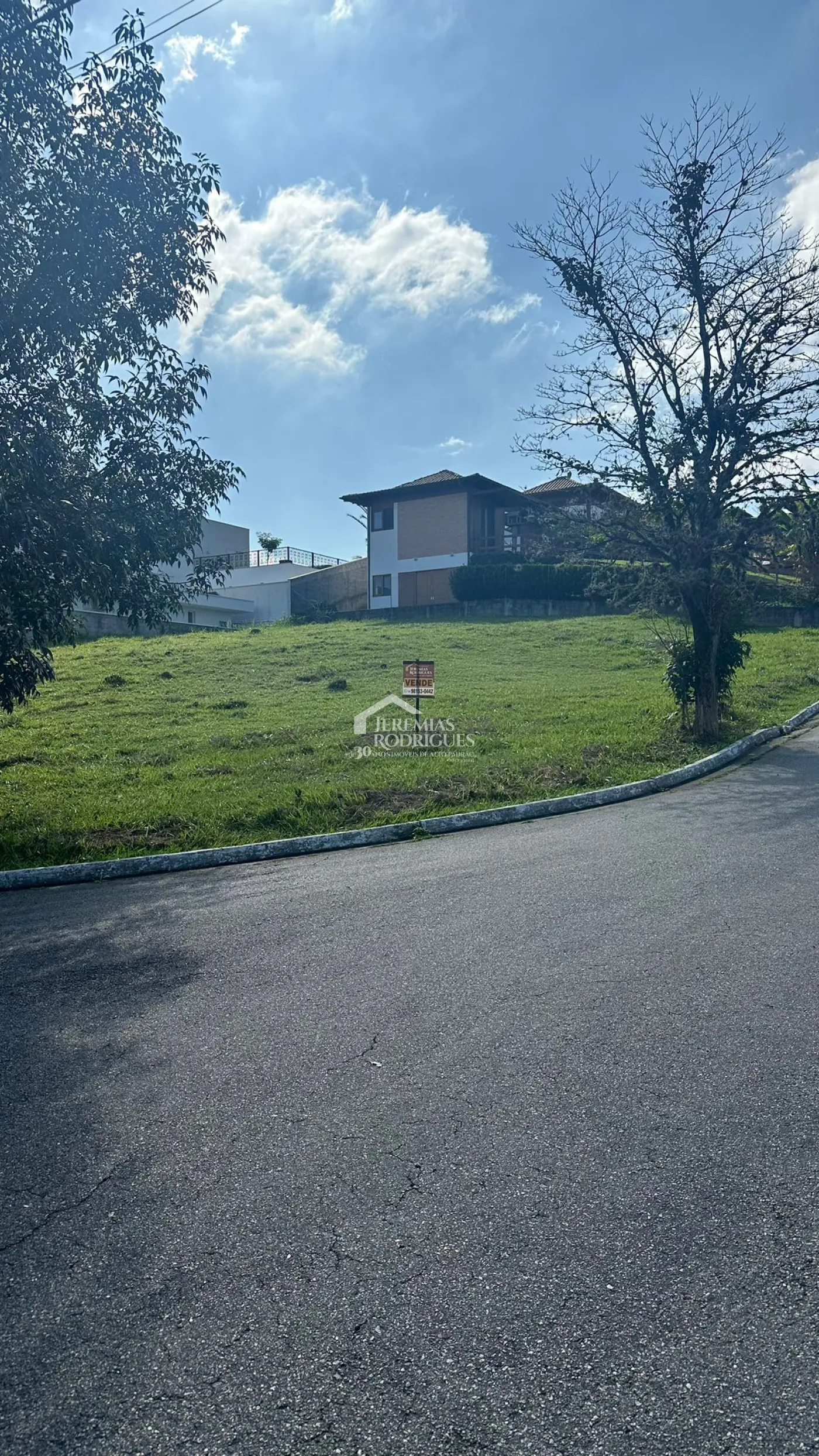 Terreno com 920 m² - Condomínio Colonial Village I - Pindamonhangaba/SP.