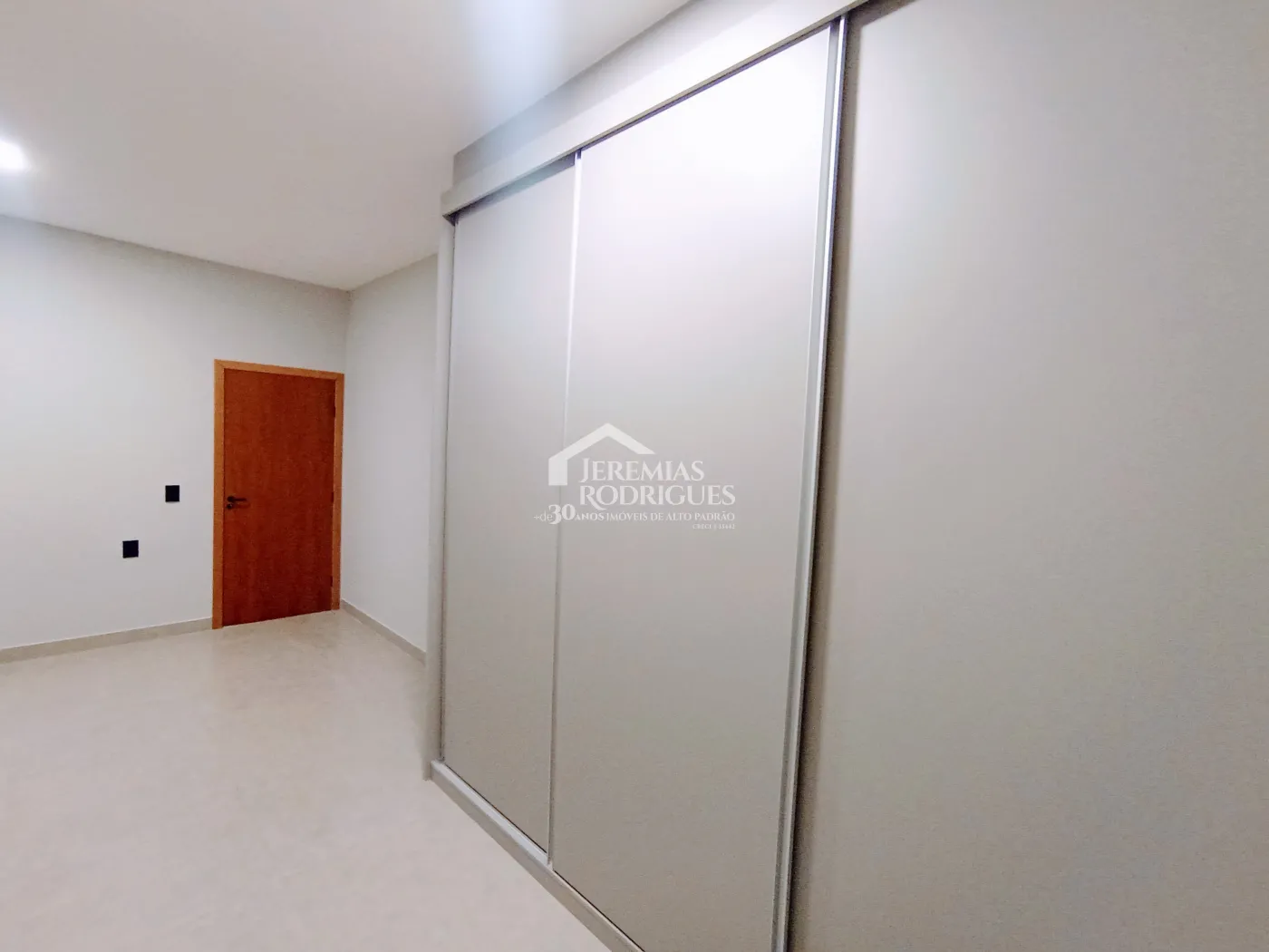 Casa para venda e locação com 3 dormitórios no Condomínio Campos do Conde II - Chambord em Tremembé/SP