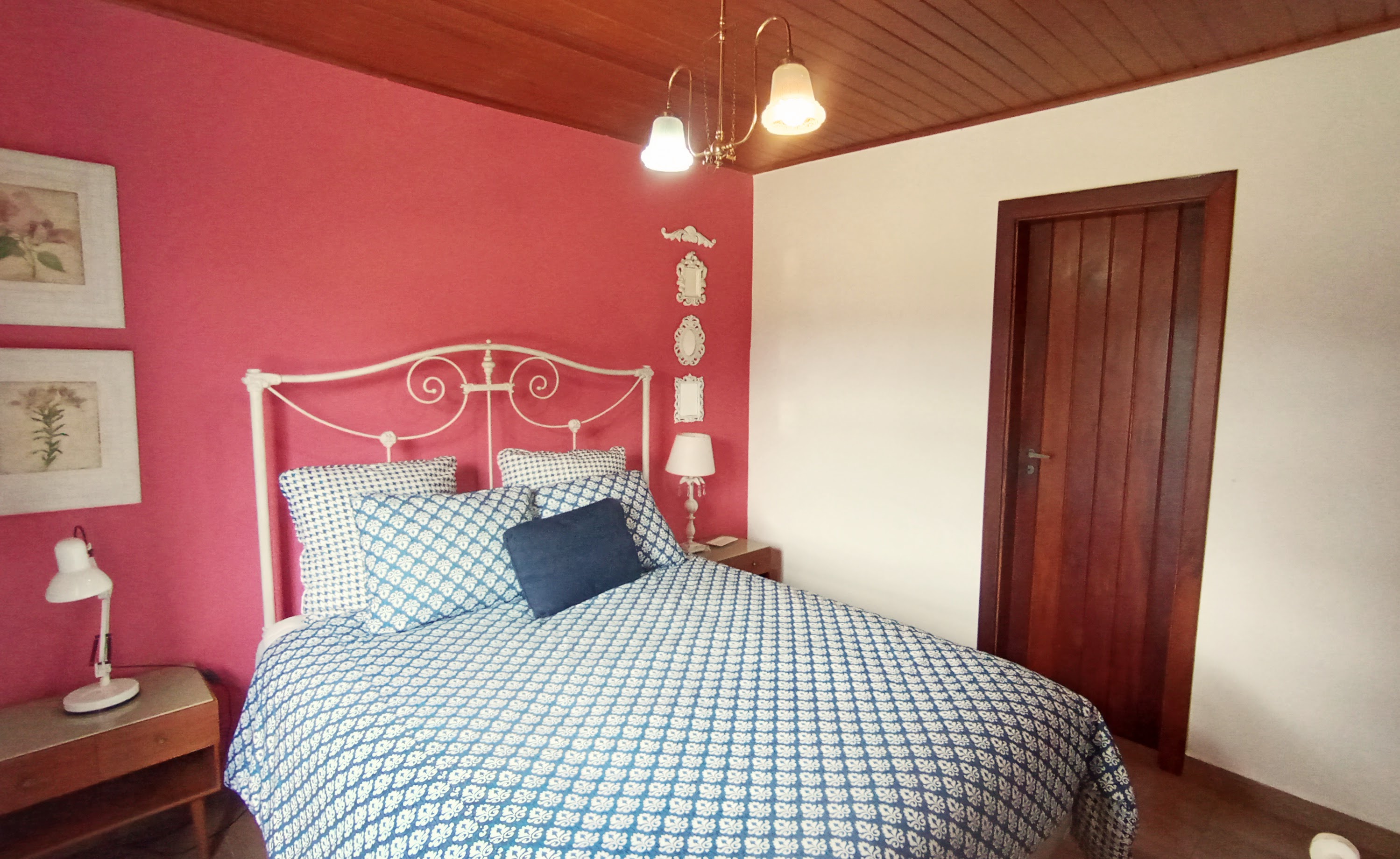 Casa à venda com 5 dormitórios no Capivari em Campos do Jordão/SP.