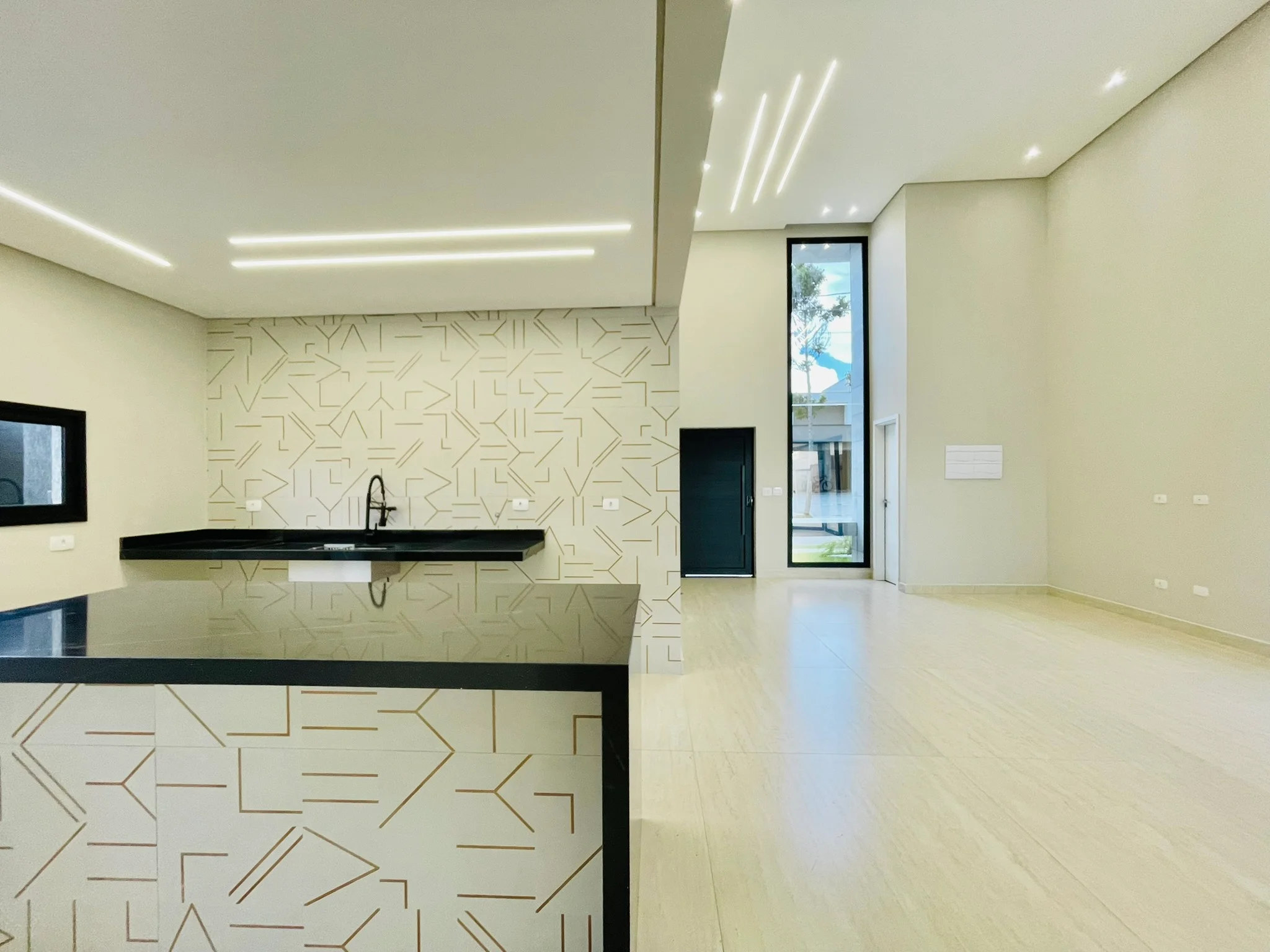 Casa à venda com 3 suítes no Condomínio Ouro Ville em Taubaté/SP. 