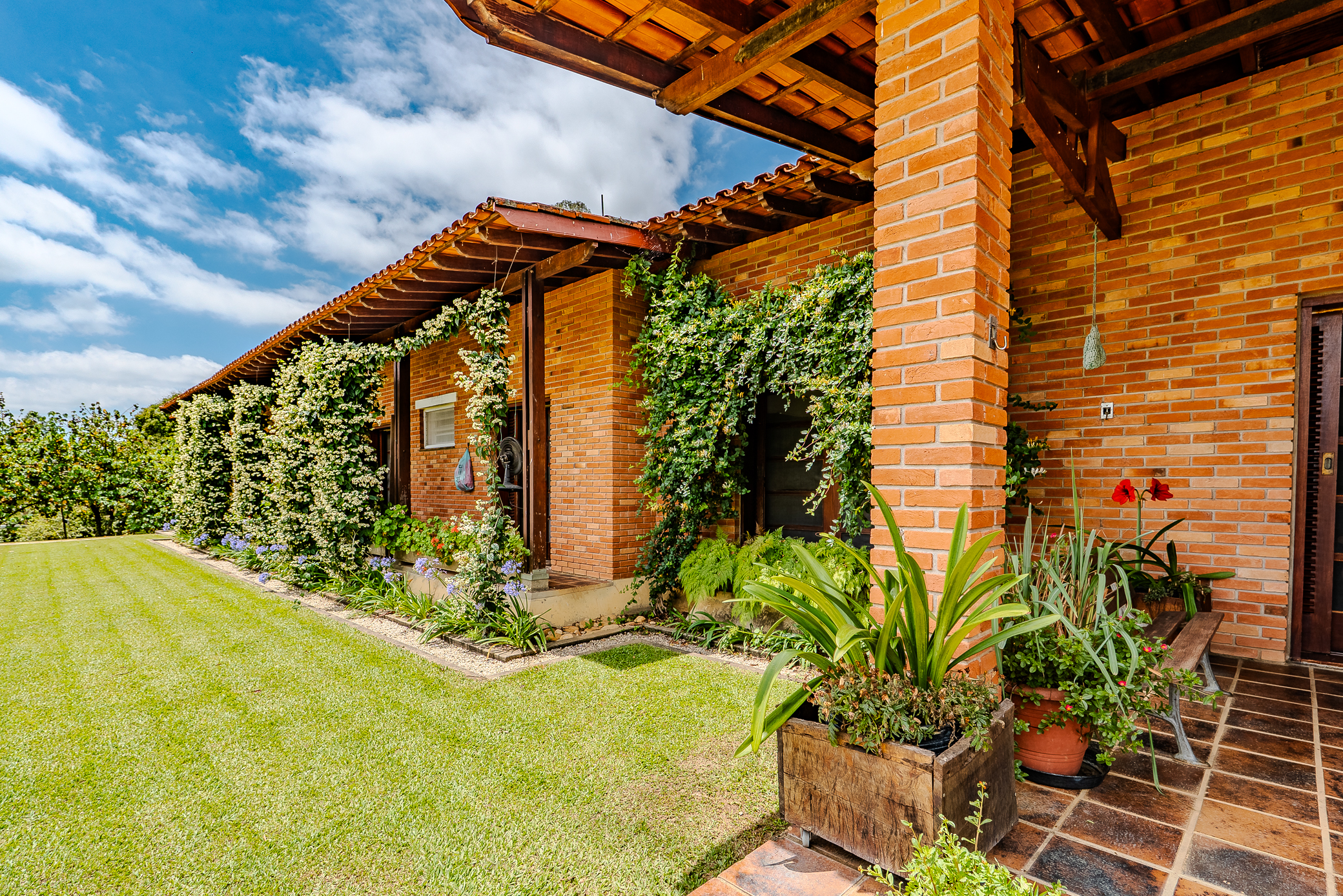 Fazenda à venda com 89,87 ha no bairro Piracuama em Pindamonhangaba/SP. 