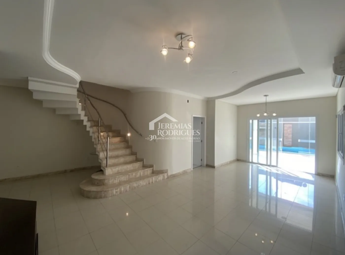 Sobrado com 5 dormitórios, 300 m² - Condomínio Taubaté Village - Taubaté/SP