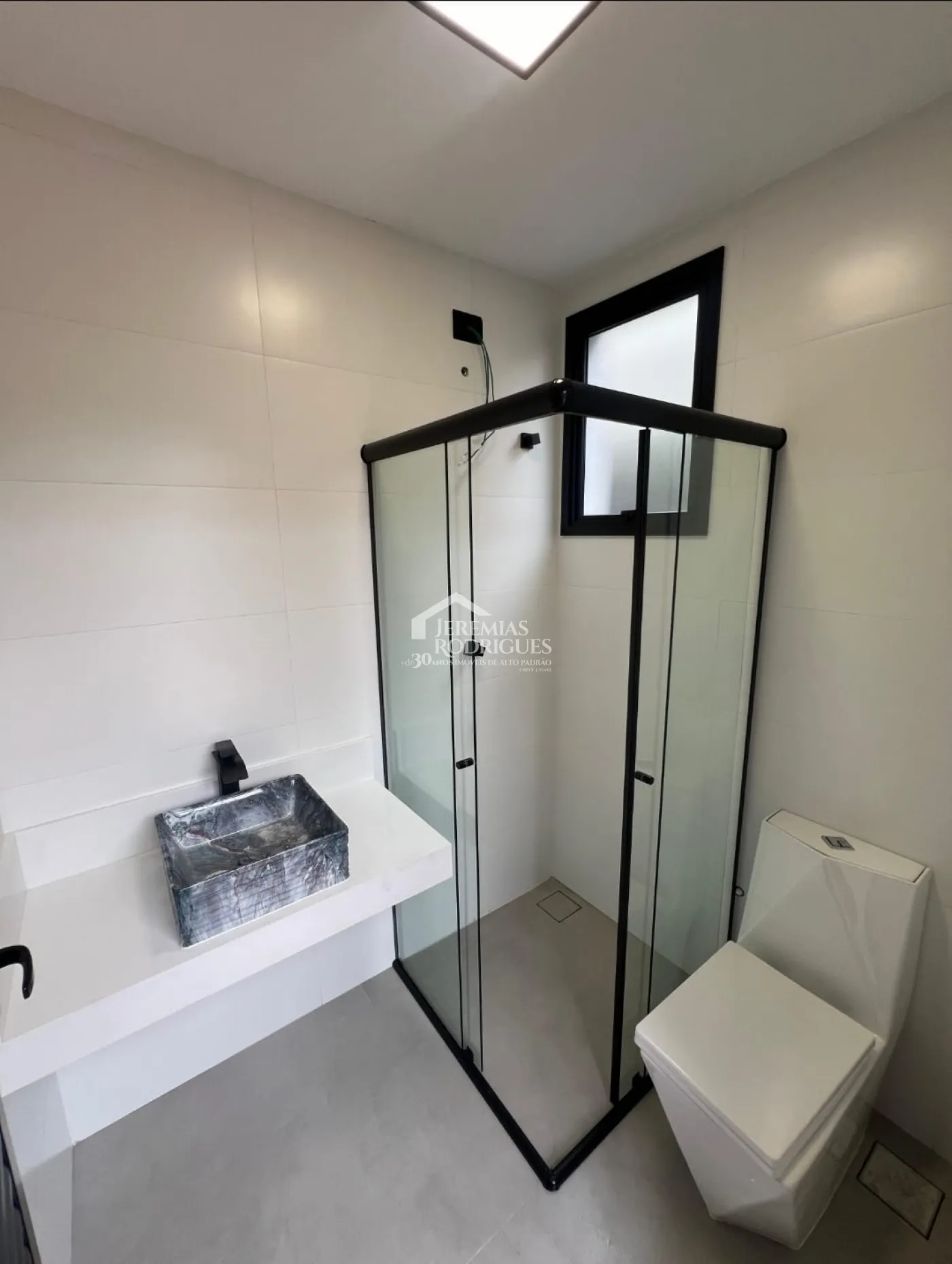 Sobrado com 4 suítes, 300 m² - Condomínio Ouro Ville - Taubaté/SP.