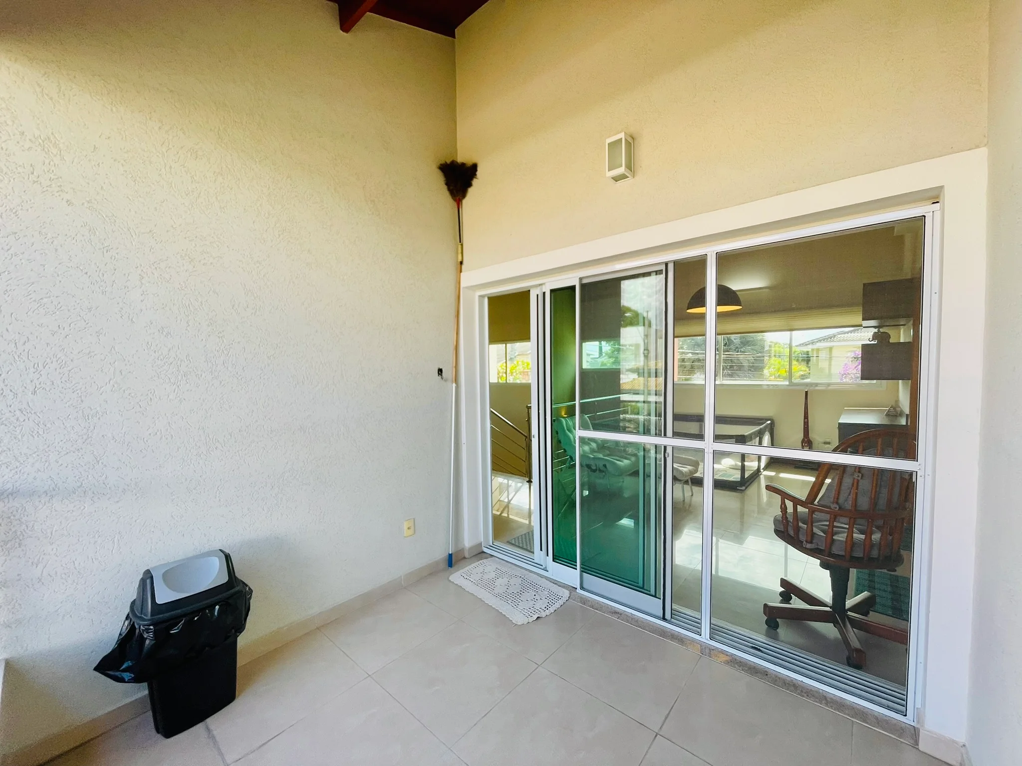 Casa à venda com 4 dormitórios no Condomínio Campos do Conde II em Tremembé/SP.