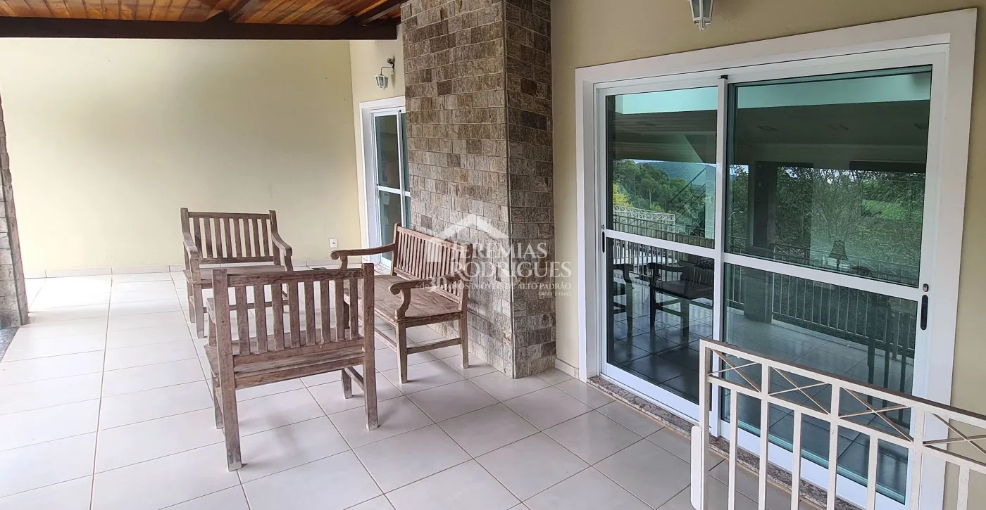 Casa para venda com 5 dormitórios no Condomínio Residencial Parque da Mantiqueira em Santo Antônio do Pinhal/SP