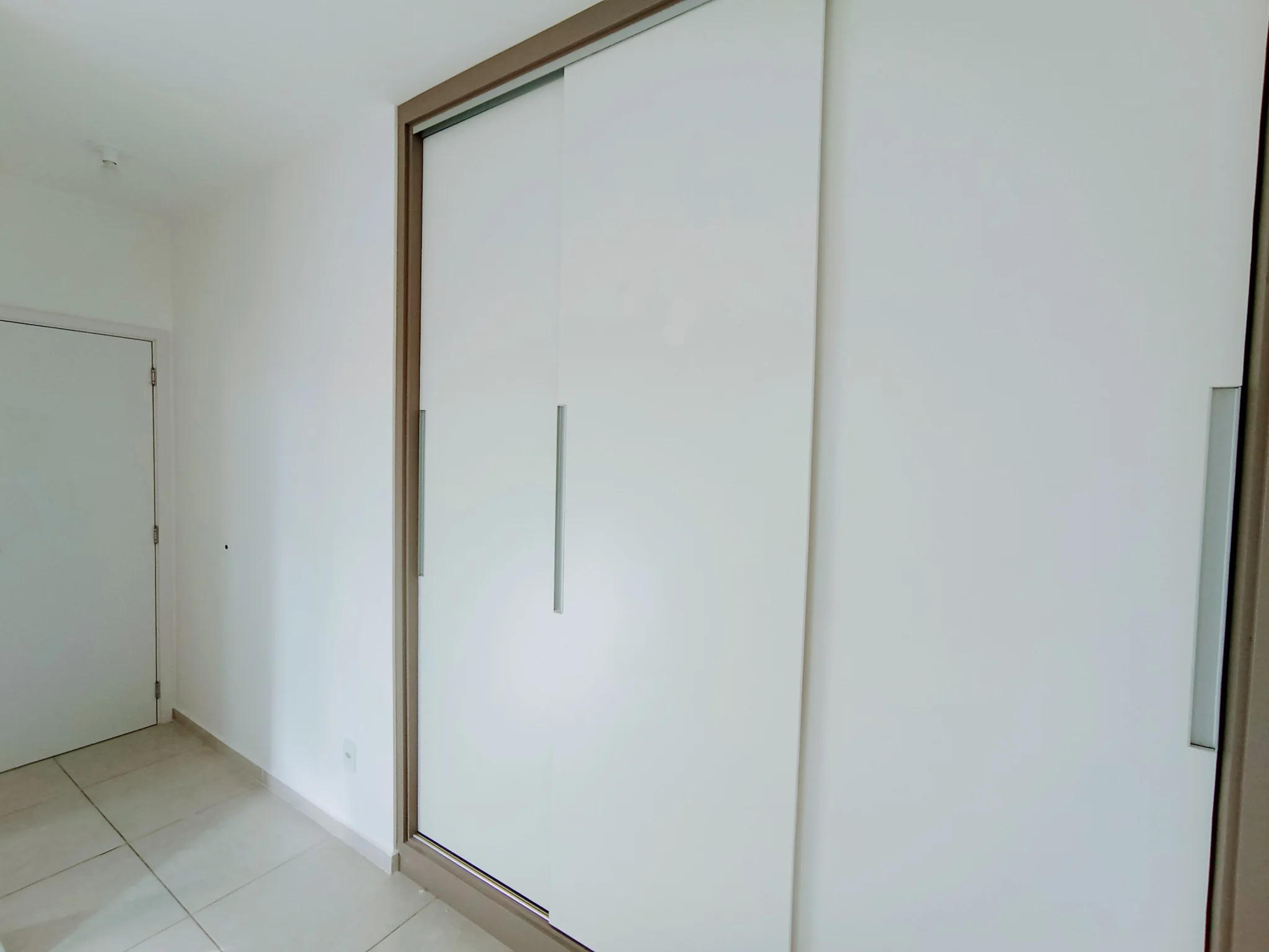 Apartamento para locação com 2 dormitórios, 72 m² no Residencial Allure em Taubaté/SP.