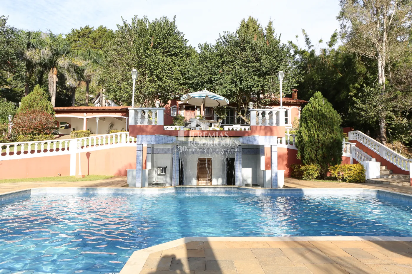 Chácara à venda no bairro do Sapucaí, em Sapucaí-Mirim/MG.