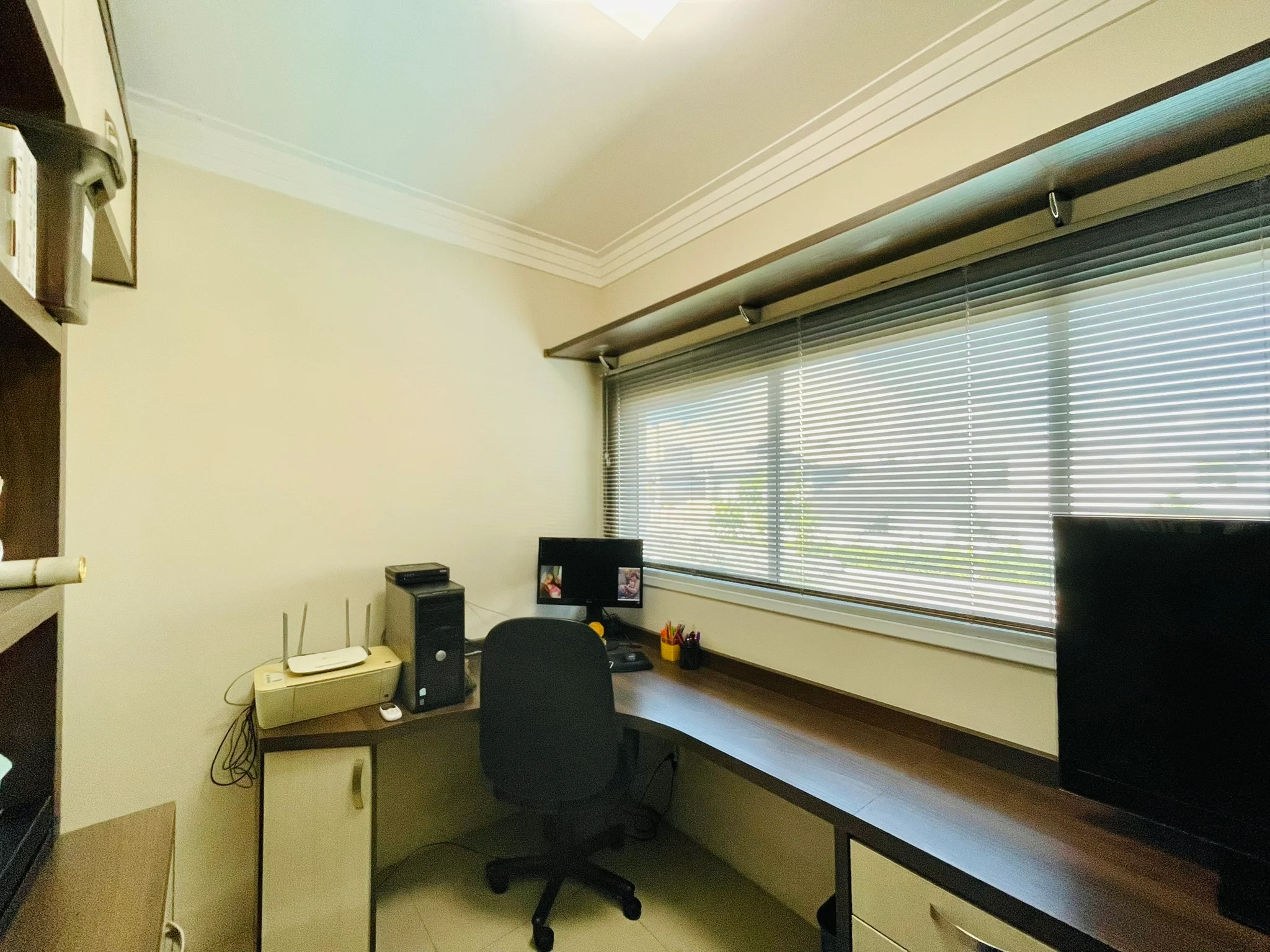 Casa à venda com 4 dormitórios no Condomínio Campos do Conde II em Tremembé/SP.